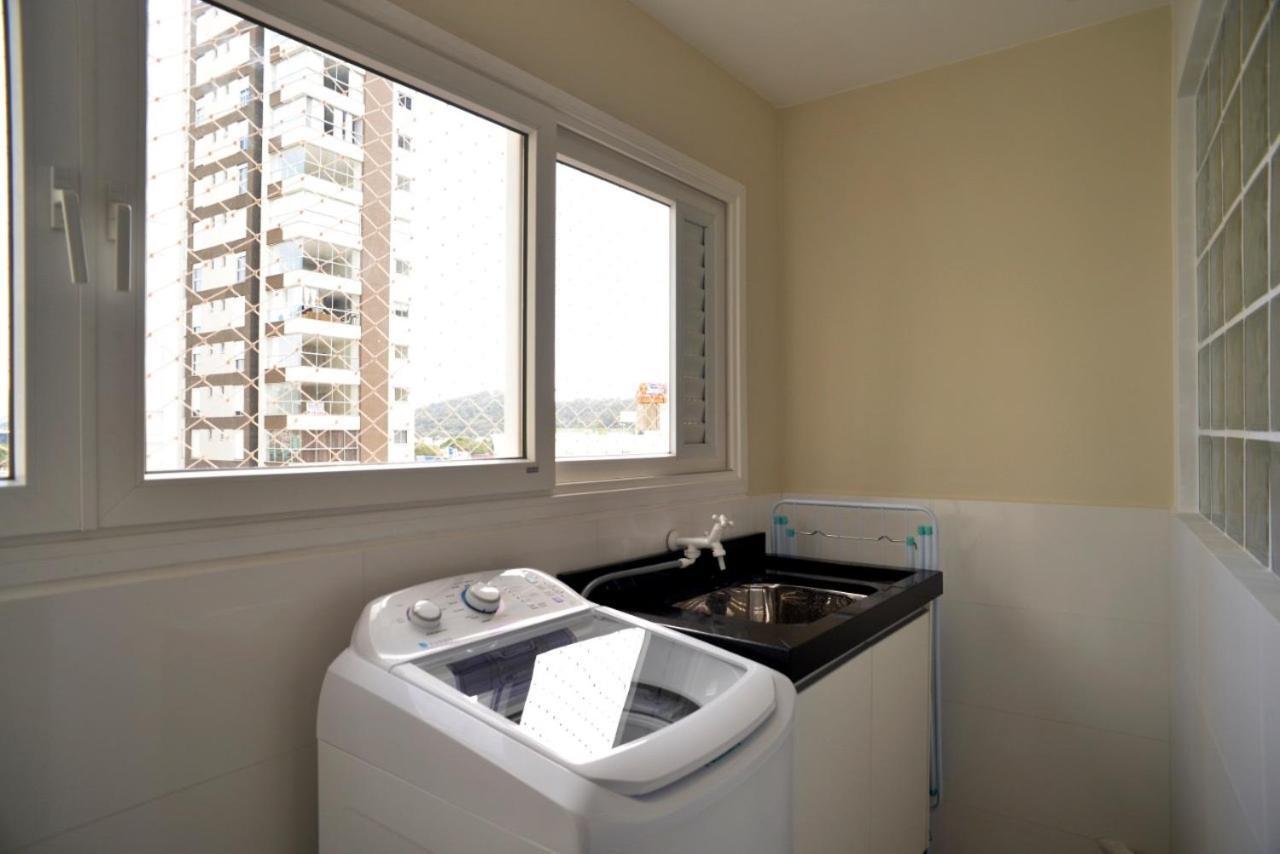 FRENTE MAR PÉ NA AREIA, na Av Atlântica Apartment Balneário Camboriú Exterior foto