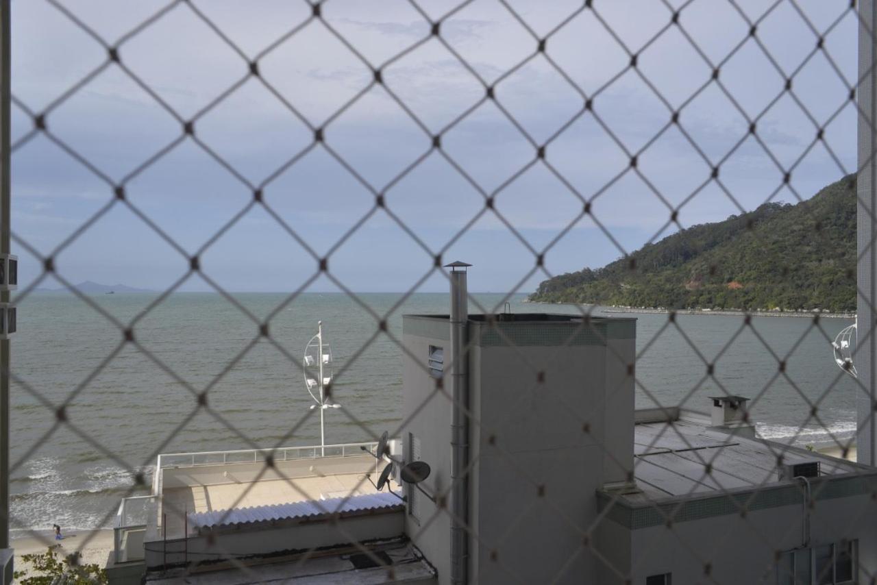 FRENTE MAR PÉ NA AREIA, na Av Atlântica Apartment Balneário Camboriú Exterior foto