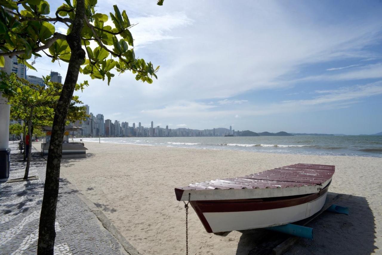 FRENTE MAR PÉ NA AREIA, na Av Atlântica Apartment Balneário Camboriú Exterior foto